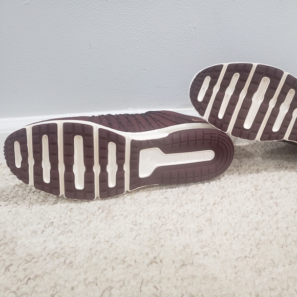 WMNS Air Max Sequent Utility 'Burgundy' - Picture 4 of 5